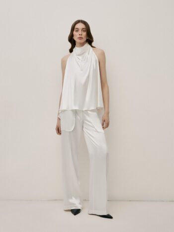 Trousers with patch pockets 2