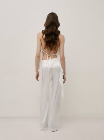 Trousers with patch pockets 3