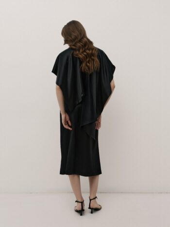 Asymmetric cape 4